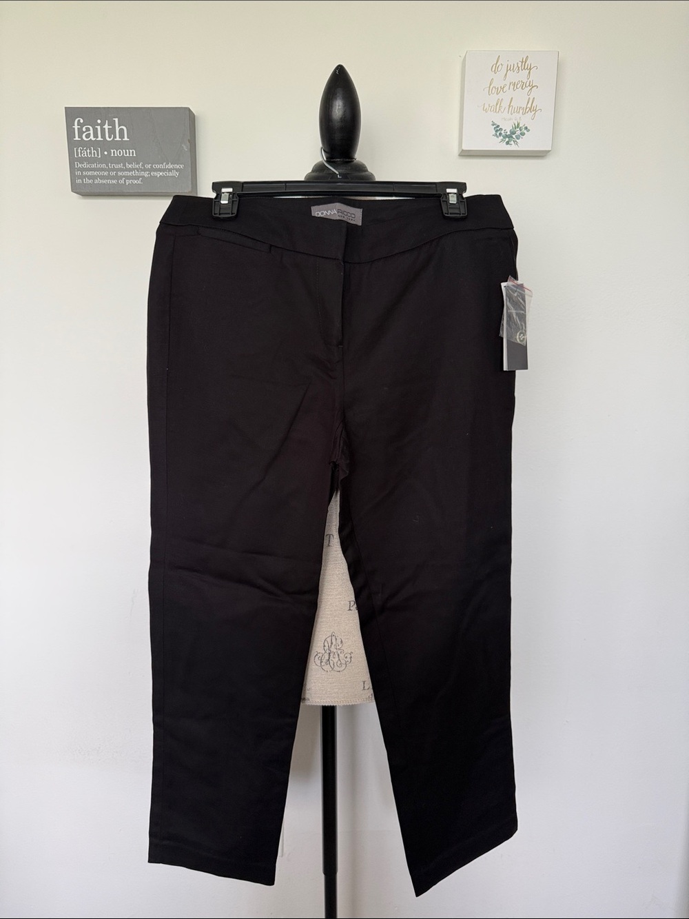 Donna Ricco Black Cropped Straight-Leg Dress Pants